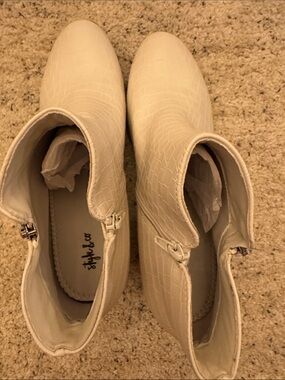 Style & Co. Cream Croc-Embossed Ankle Booties